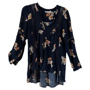 Blu Pepper | Blue Boho Floral Crochet V-Neck Hi-Lo Blouse, Small